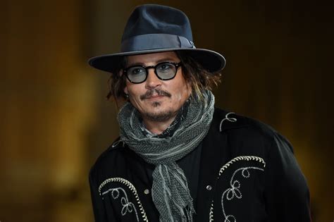 contrat dior johnny depp